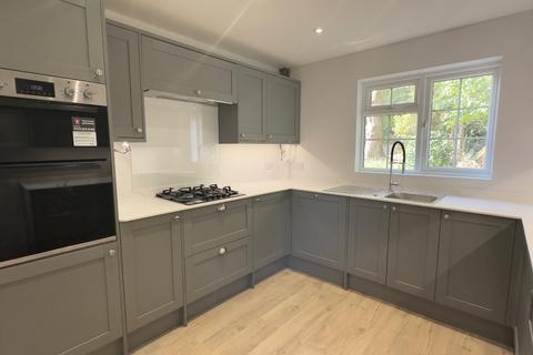 4 bedroom detached house to rent, Burleigh Park, Cobham, KT11 2DU