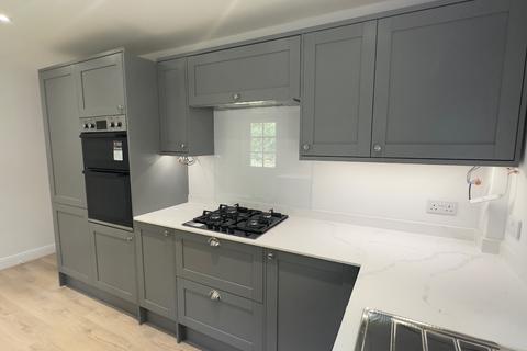 4 bedroom detached house to rent, Burleigh Park, Cobham, KT11 2DU