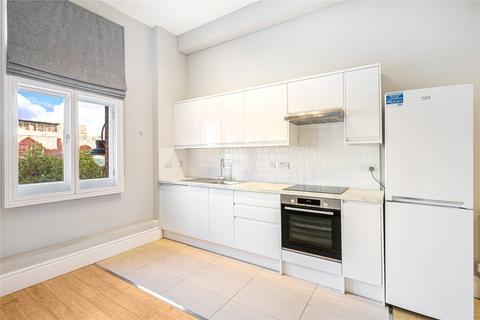 Studio to rent, Egerton Gardens, London, SW3