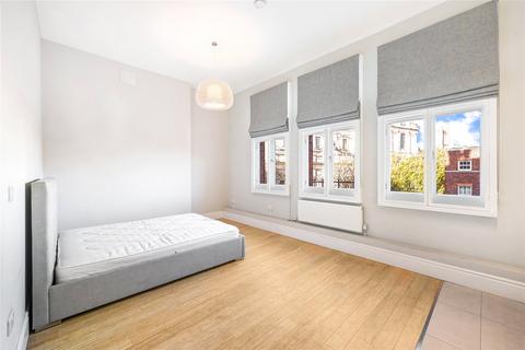 Studio to rent, Egerton Gardens, London, SW3