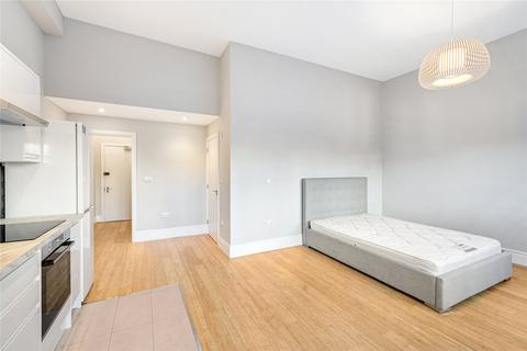 Studio to rent, Egerton Gardens, London, SW3