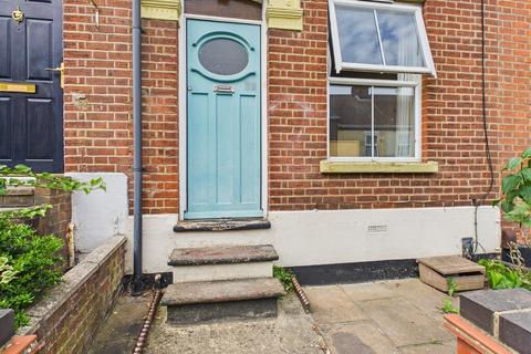 5 bedroom terraced house to rent, Warwick Street