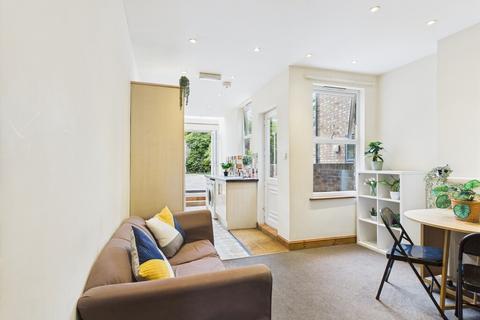 5 bedroom terraced house to rent, Warwick Street