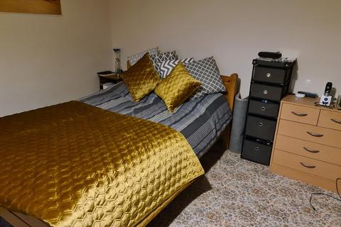 6 bedroom detached house to rent, Unthank Road