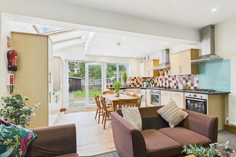 6 bedroom terraced house to rent, Cambridge Street