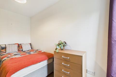5 bedroom terraced house to rent, Old Palace Road