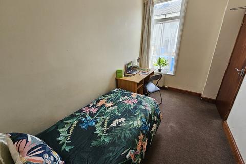 9 bedroom detached house to rent, Cambridge Street
