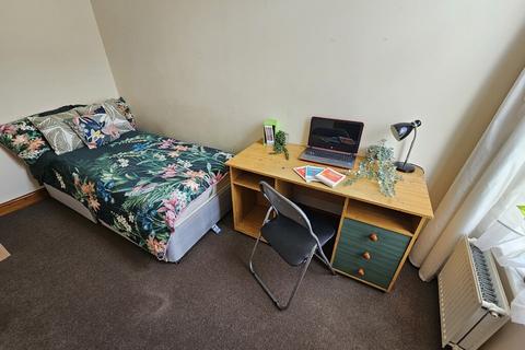 9 bedroom detached house to rent, Cambridge Street