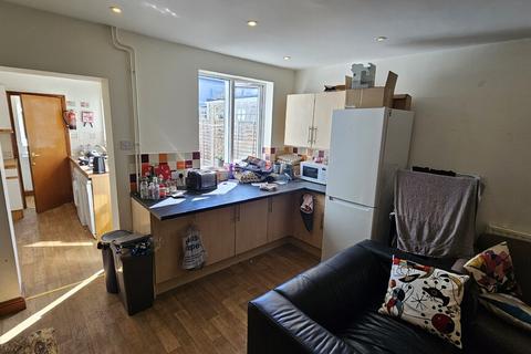 6 bedroom terraced house to rent, Cambridge Street