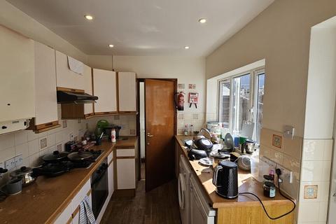 6 bedroom terraced house to rent, Cambridge Street