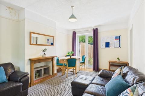 4 bedroom terraced house to rent, Colman Road