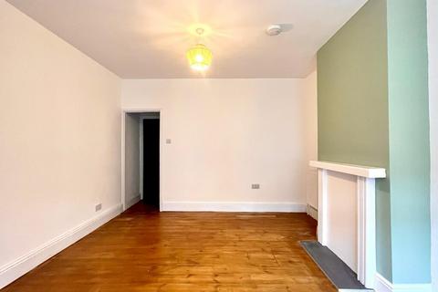 2 bedroom terraced house to rent, Magpie Road