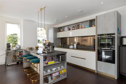 3 bedroom apartment for sale - Henrietta House, Atkinson Close, Wimbledon, London, SW20