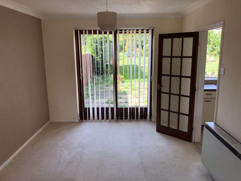 Copelands Road, Desborough 3 bed semidetached house £895 pcm (£207 pw)