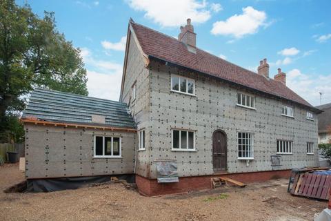 5 bedroom detached house for sale - Wyddial Road, Buntingford, SG9 9AX