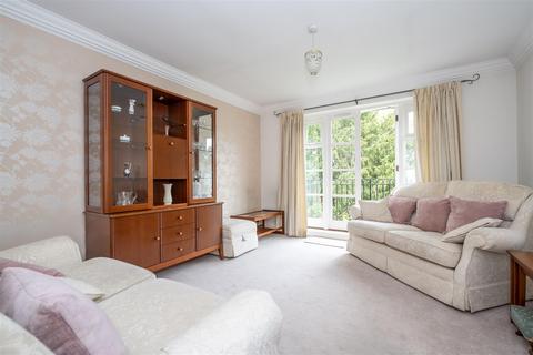 2 bedroom apartment for sale - Rydens Road, Walton-On-Thames