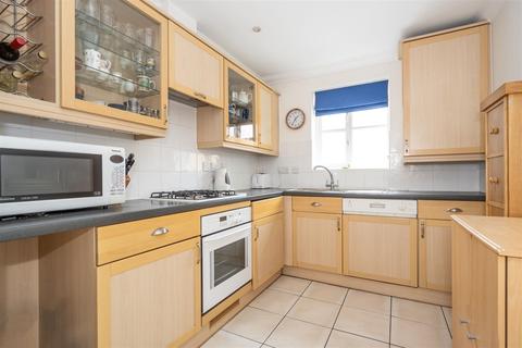 2 bedroom apartment for sale - Rydens Road, Walton-On-Thames