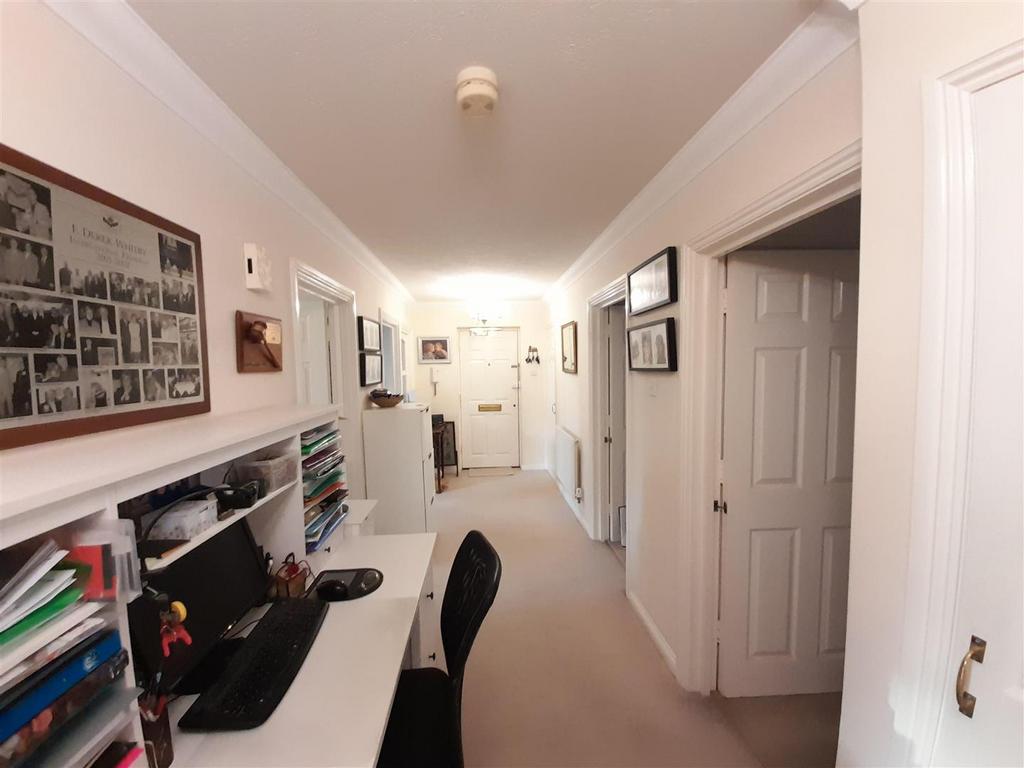 Entrance hall.jpg