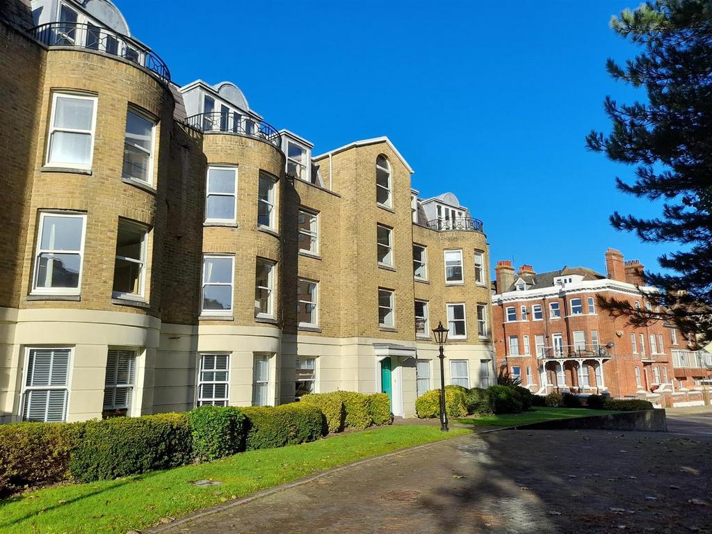 Exterior 6.jpg