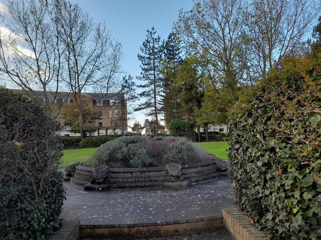 Communal gardens 1.jpg