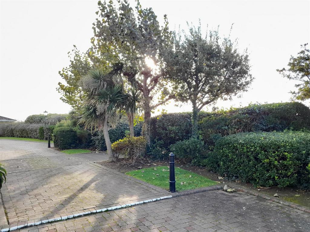 Driveway 1.jpg
