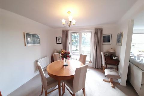 53 Beach Crescent, Littlehampton, BN17 5NT