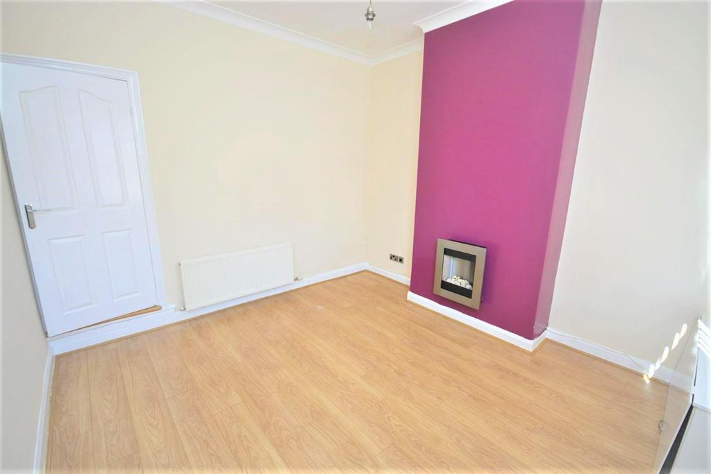 Wootton Street, Bedworth 2 bed terraced house £695 pcm (£160 pw)