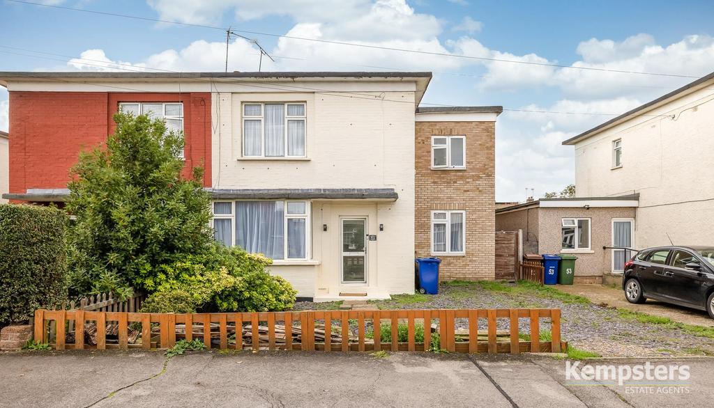 Queen Elizabeth Avenue, East Tilbury 4 bed semidetached house £400,000