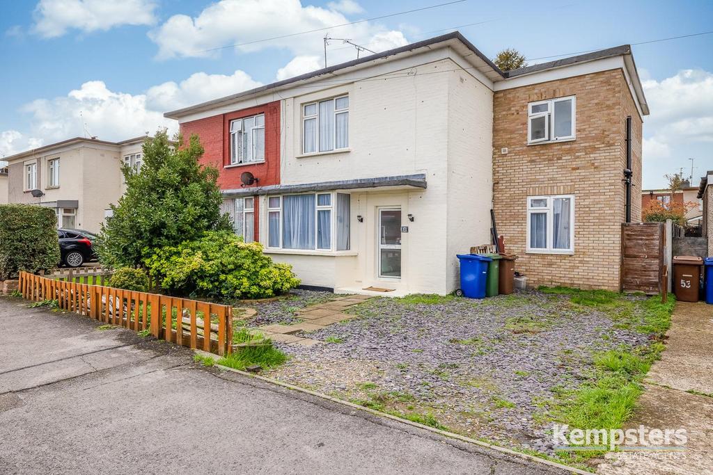 Queen Elizabeth Avenue, East Tilbury 4 bed semidetached house £400,000