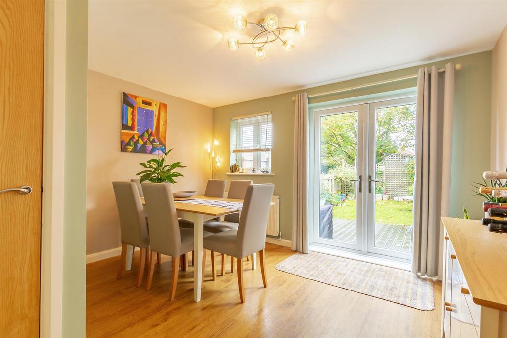 Dining Room/Bedrom 4