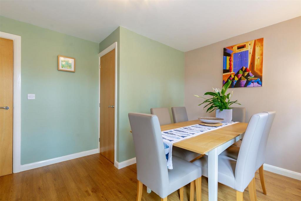 Dining Room/Bedrom 4