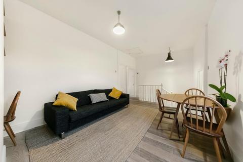 8a Wingford Road, London, SW2 4DS