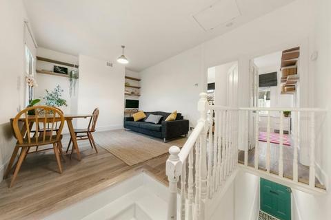8a Wingford Road, London, SW2 4DS