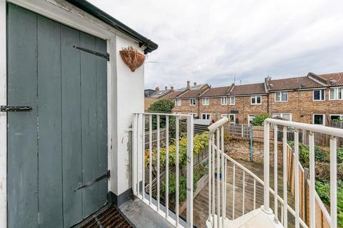 8a Wingford Road, London, SW2 4DS