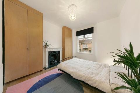 8a Wingford Road, London, SW2 4DS