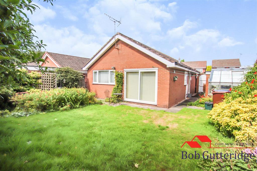 Orkney Avenue, Packmoor, StokeOnTrent 2 bed detached bungalow £190,000