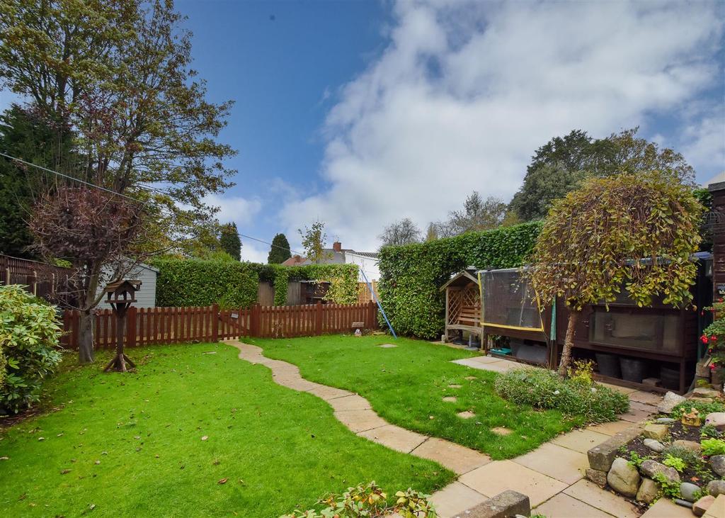 62 Oxley Moor Road, Oxley, Wolverhampton 3 bed semidetached house for
