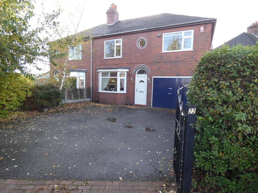 Highfield Avenue, Cheadle... 4 bed semidetached house £249,500