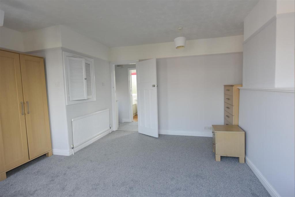 Grasmere Drive, York 2 bed semidetached house £950 pcm (£219 pw)