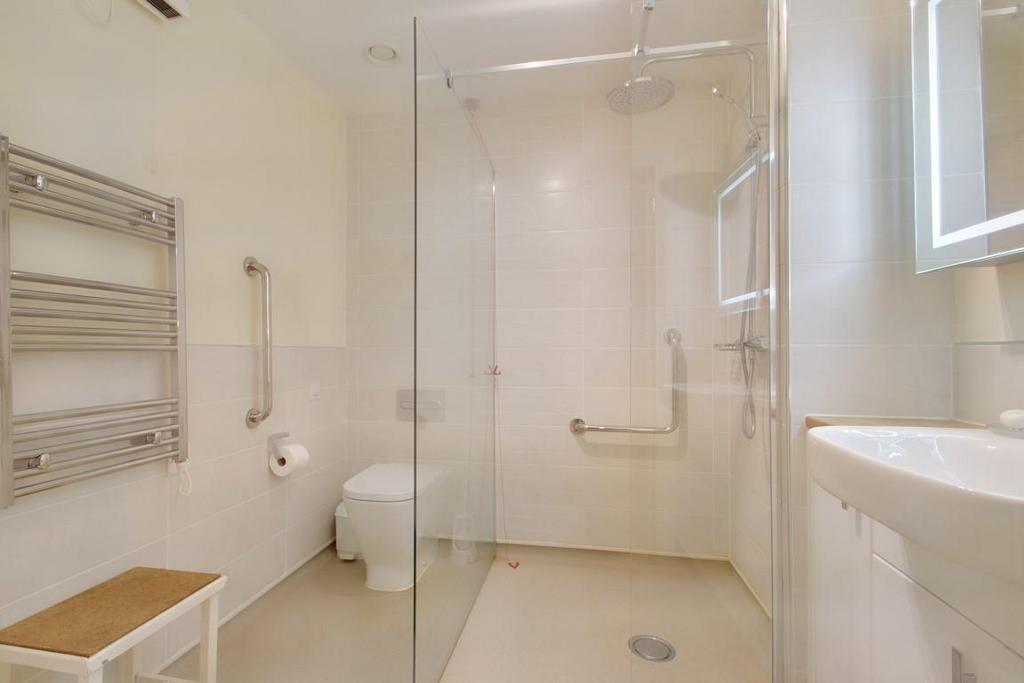 8526486-interior16 (Medium).jpg