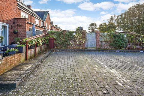 2 bedroom maisonette for sale - Winchester Road, Whitchurch