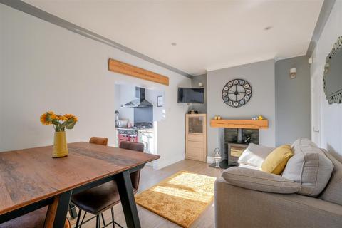 437 Halifax Road, Brighouse, HD6 2PE