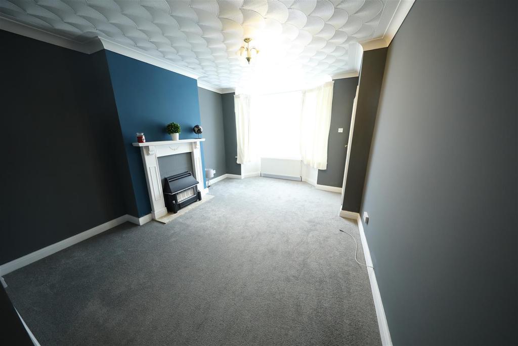 Kirkham Drive, Hull 3 bed semidetached house £135,000