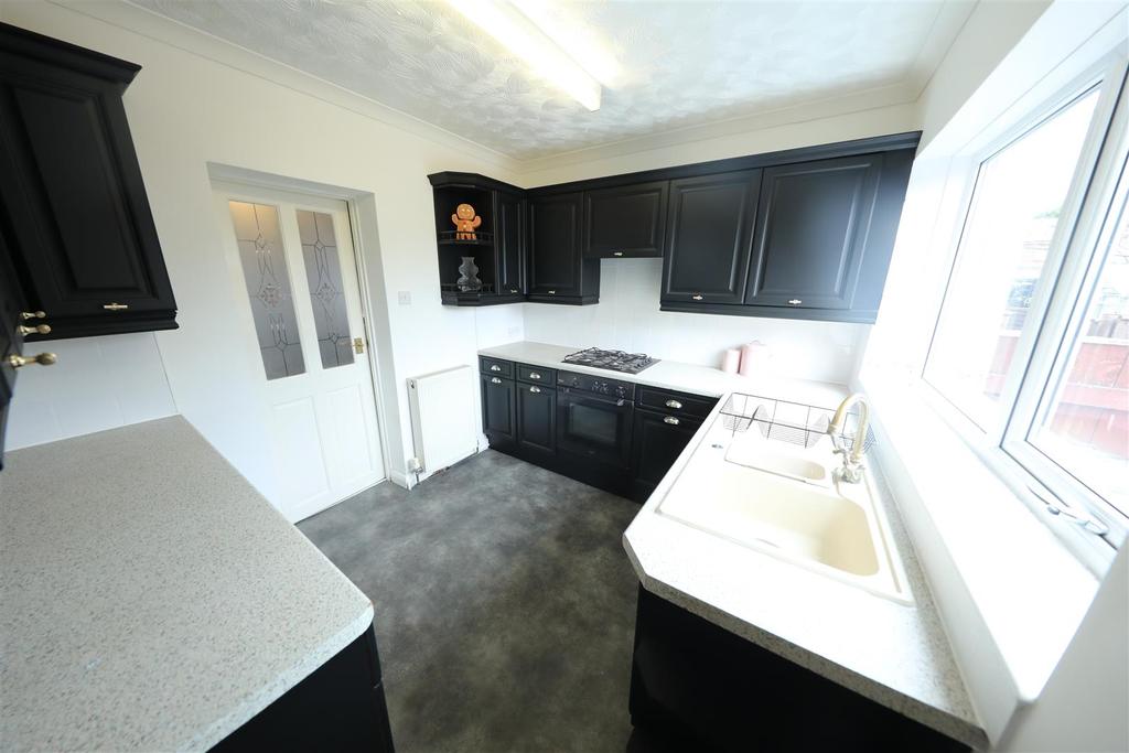 Kirkham Drive, Hull 3 bed semidetached house £135,000