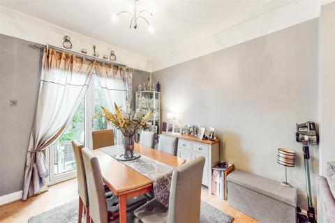 21 Priory Close, Wembley, HA0 2SD