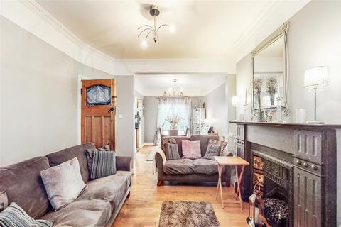 21 Priory Close, Wembley, HA0 2SD