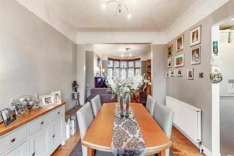 21 Priory Close, Wembley, HA0 2SD