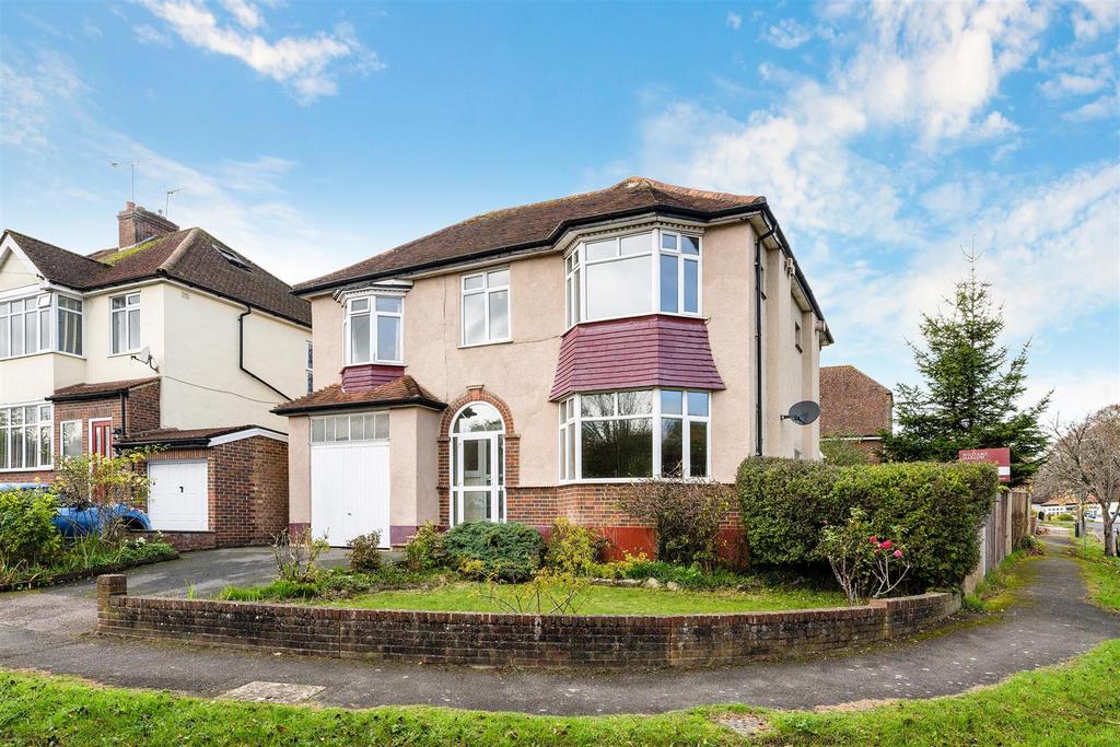 Pine Walk, Banstead 4 bed detached house £700,000