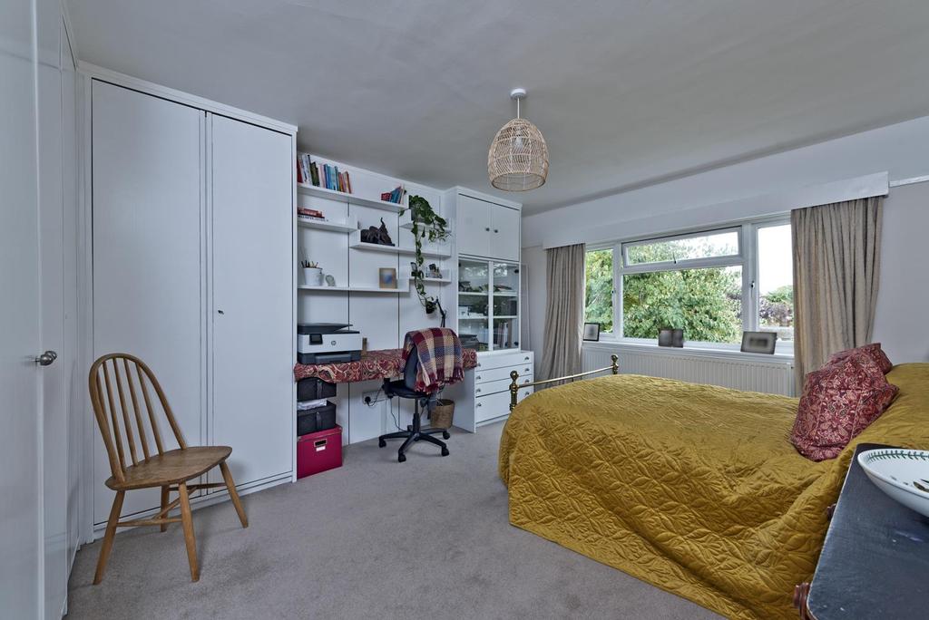 2 Merrow Rd 0072.jpg