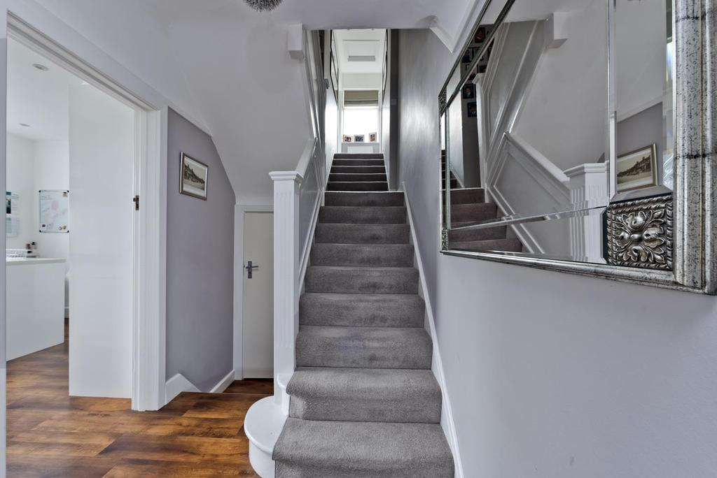 2 Merrow Rd 0016.jpg